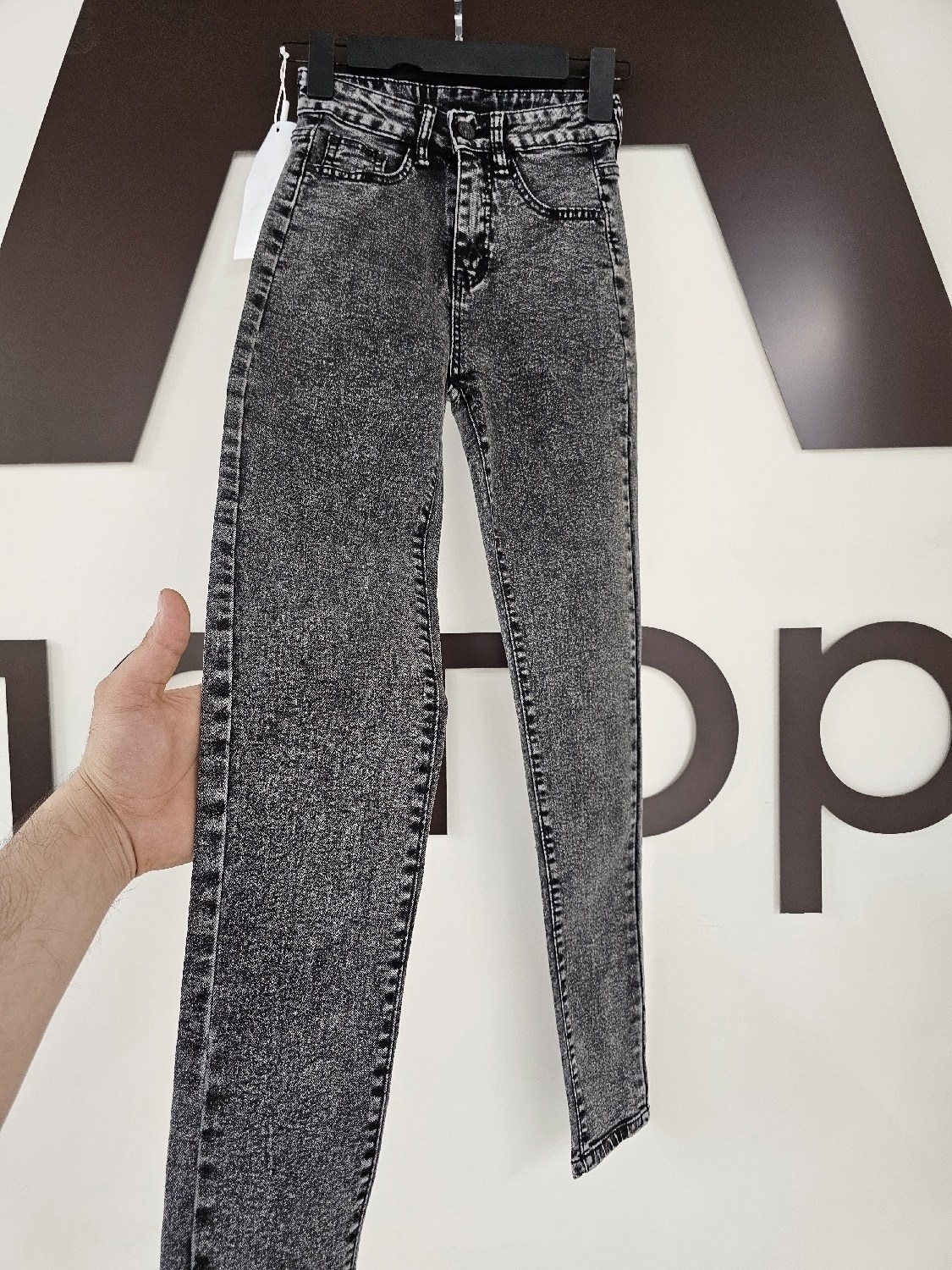 женские джинсы,модные джинсы,серые джинсы,джинсы штаны,джинсы брюки