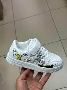 Кроссовки