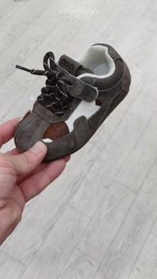 Кроссовки