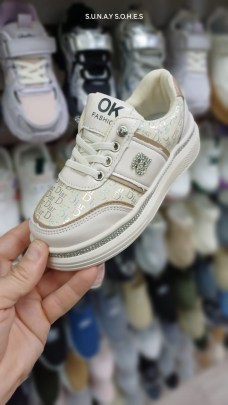 Кроссовки