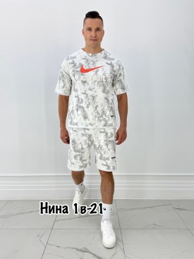 Костюм