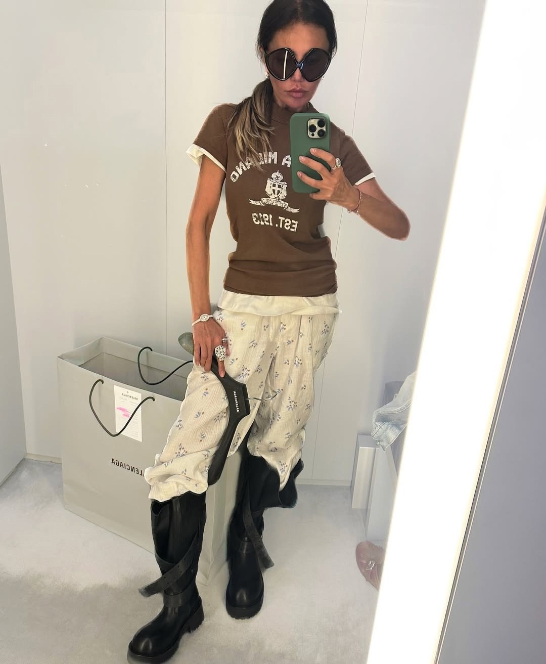 ,кожаные ботинки,ботинки большие,высокие ботинки,женская