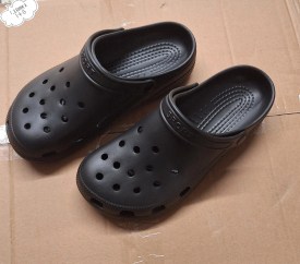 Кроссовки