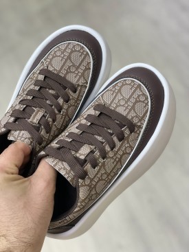 Кроссовки