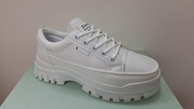 Кроссовки