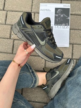 Кроссовки