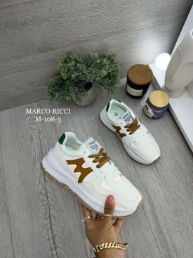 Кроссовки