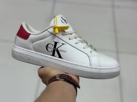 Кроссовки