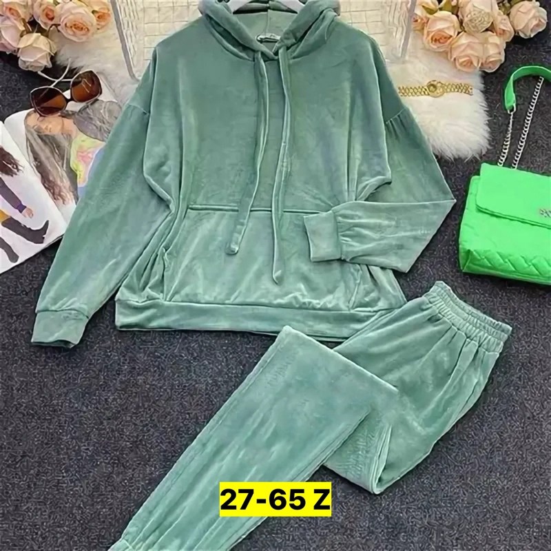 костюм спортивный велюровый,костюм двойка,спортивные костюм,женские костюмы,женские спортивные костюмы