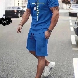Костюм