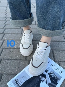 Кроссовки