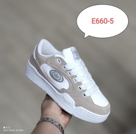 Кроссовки