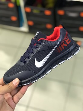 Кроссовки