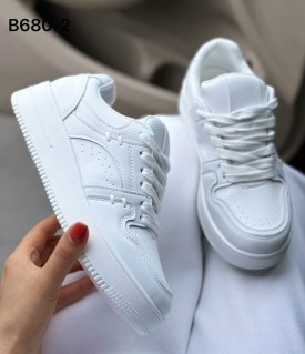 Кроссовки