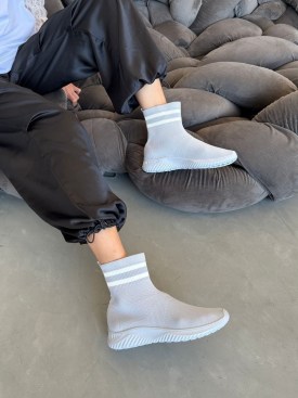 Кроссовки