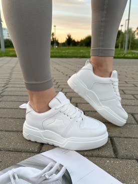 Кроссовки