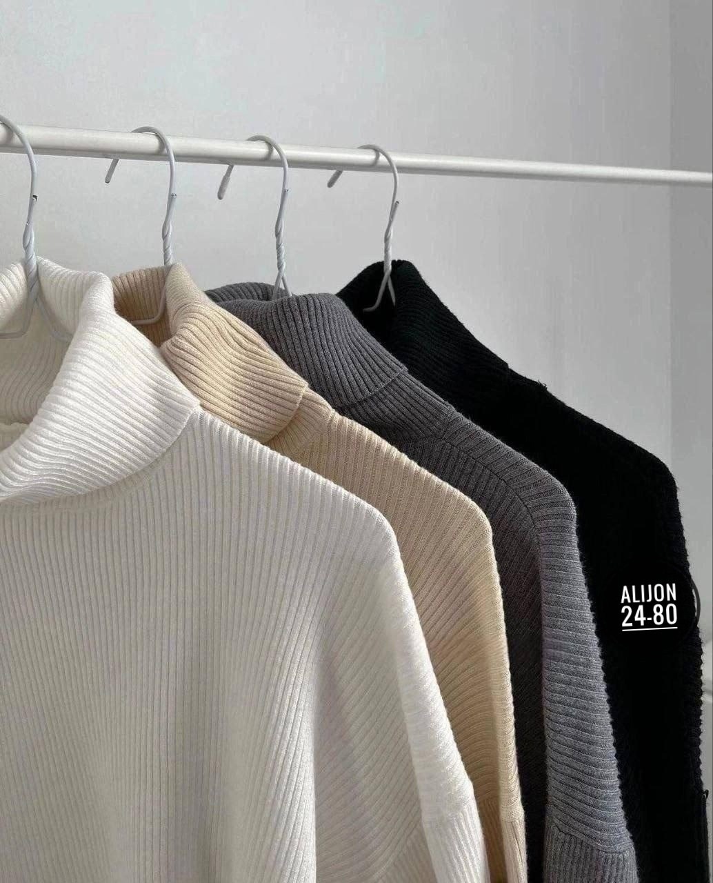 свитер с объемными рукавами,свитер,водолазка с объемными рукавами,кофта женская,свитер с высоким горлом