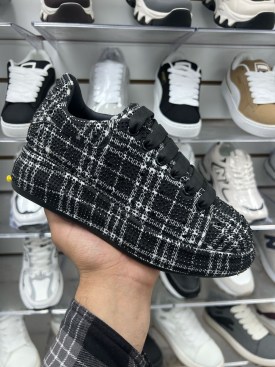 Кроссовки