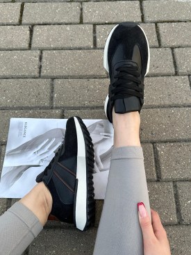 Кроссовки