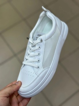 Кроссовки
