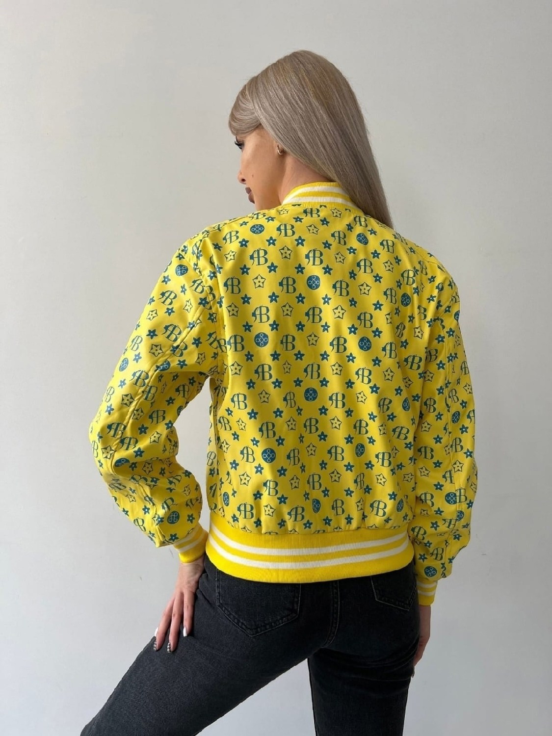 женская куртка бомбер,куртка бомбер на весну,куртка бомбер,кожаная куртка бомбер женская,кожаная куртка бомбер