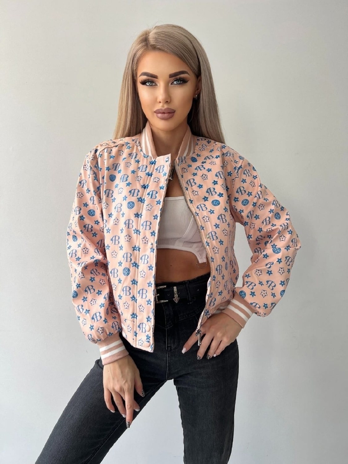 женская куртка бомбер,куртка бомбер на весну,куртка бомбер,кожаная куртка бомбер женская,кожаная куртка бомбер