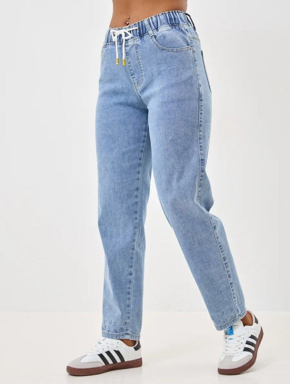 джинсы мом бананы голубые с высокой посадкой,джинсы светлые,голубые джинсы,джинсы мом женские,женские джинсы