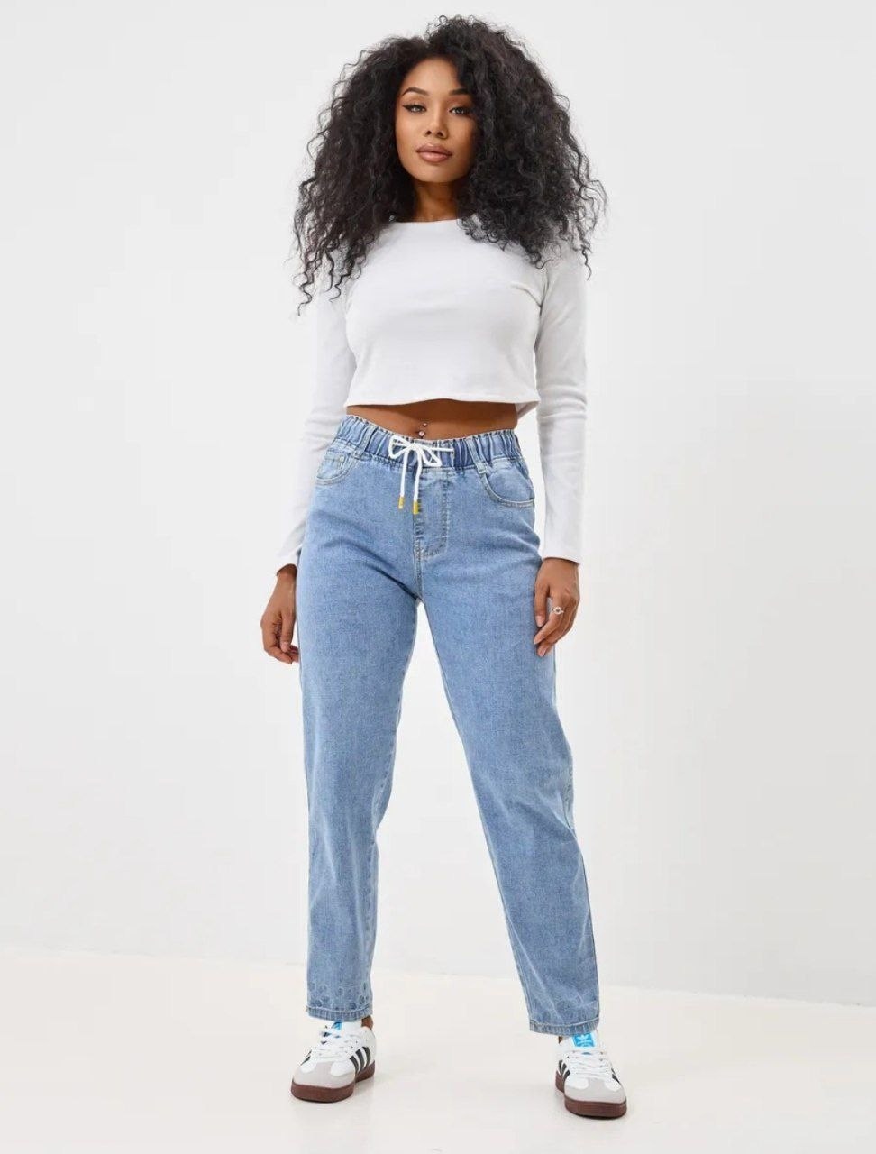 джинсы мом бананы голубые с высокой посадкой,джинсы светлые,голубые джинсы,джинсы мом женские,женские джинсы