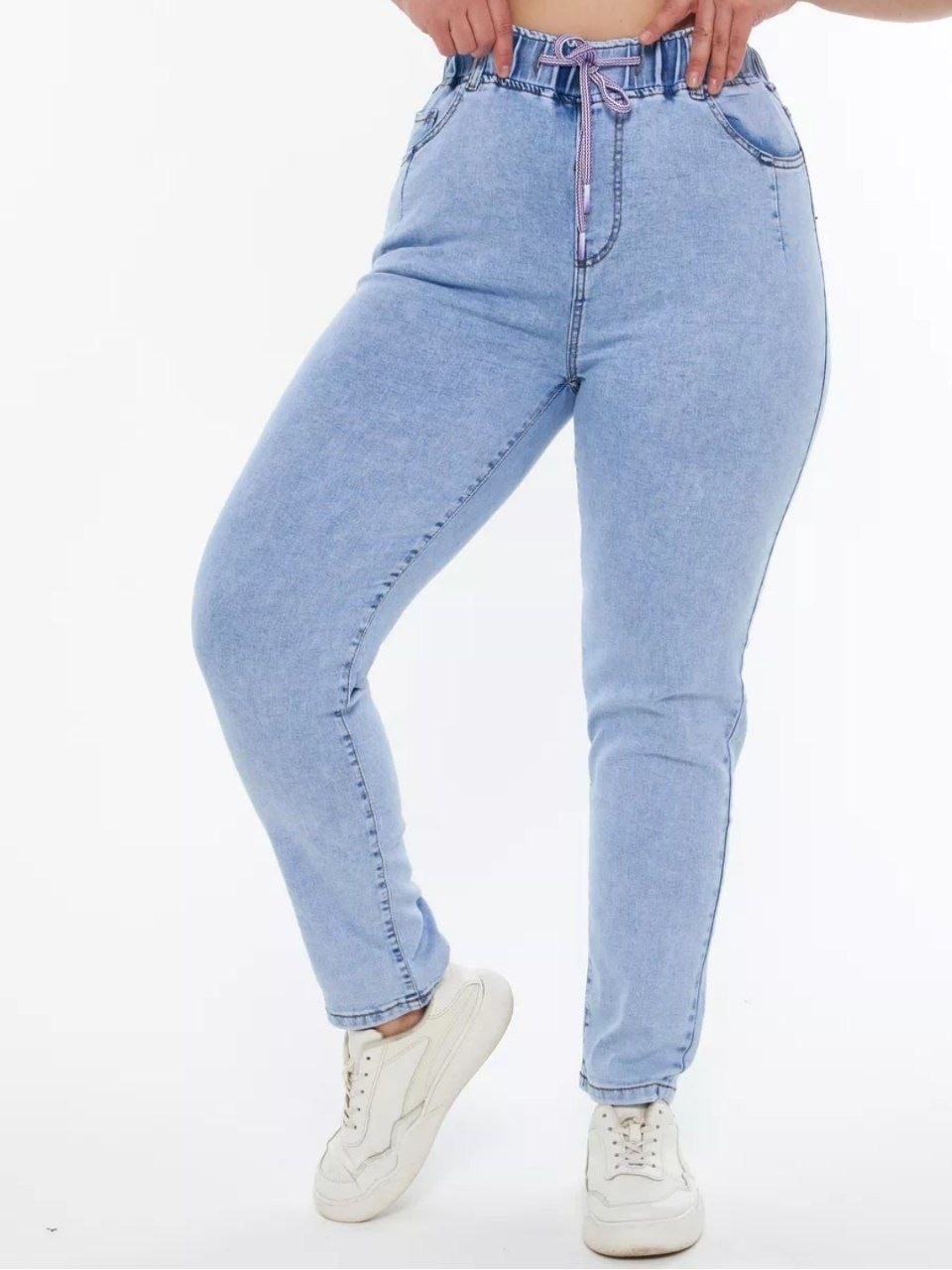 джинсы мом бананы голубые с высокой посадкой,джинсы светлые,голубые джинсы,джинсы мом женские,женские джинсы