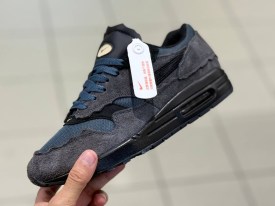 Кроссовки