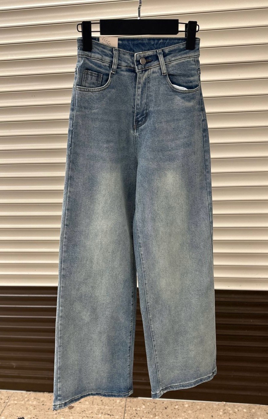 обувь,джинсы брюки,кроссовки женскиe,массивные кроссовки,широкие джинсы