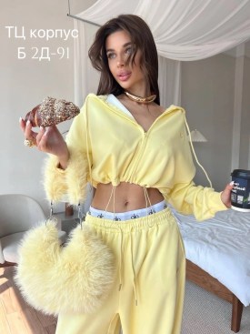 Костюм