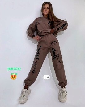 Костюм