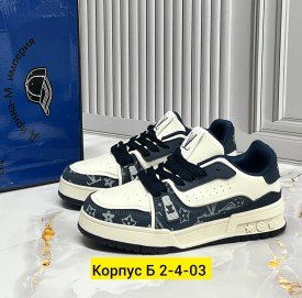 Кроссовки