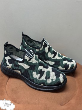 Кроссовки