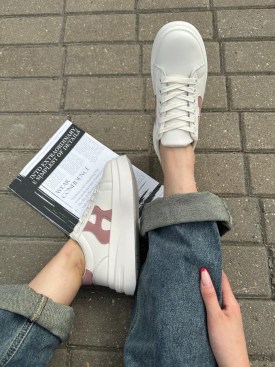 Кроссовки