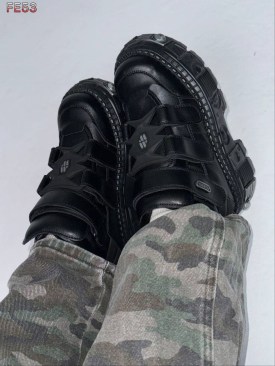 Кроссовки