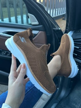 Кроссовки