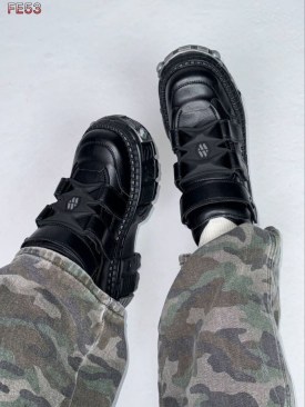 Кроссовки