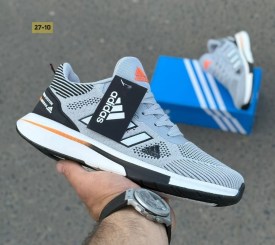 Кроссовки