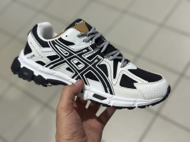 Кроссовки