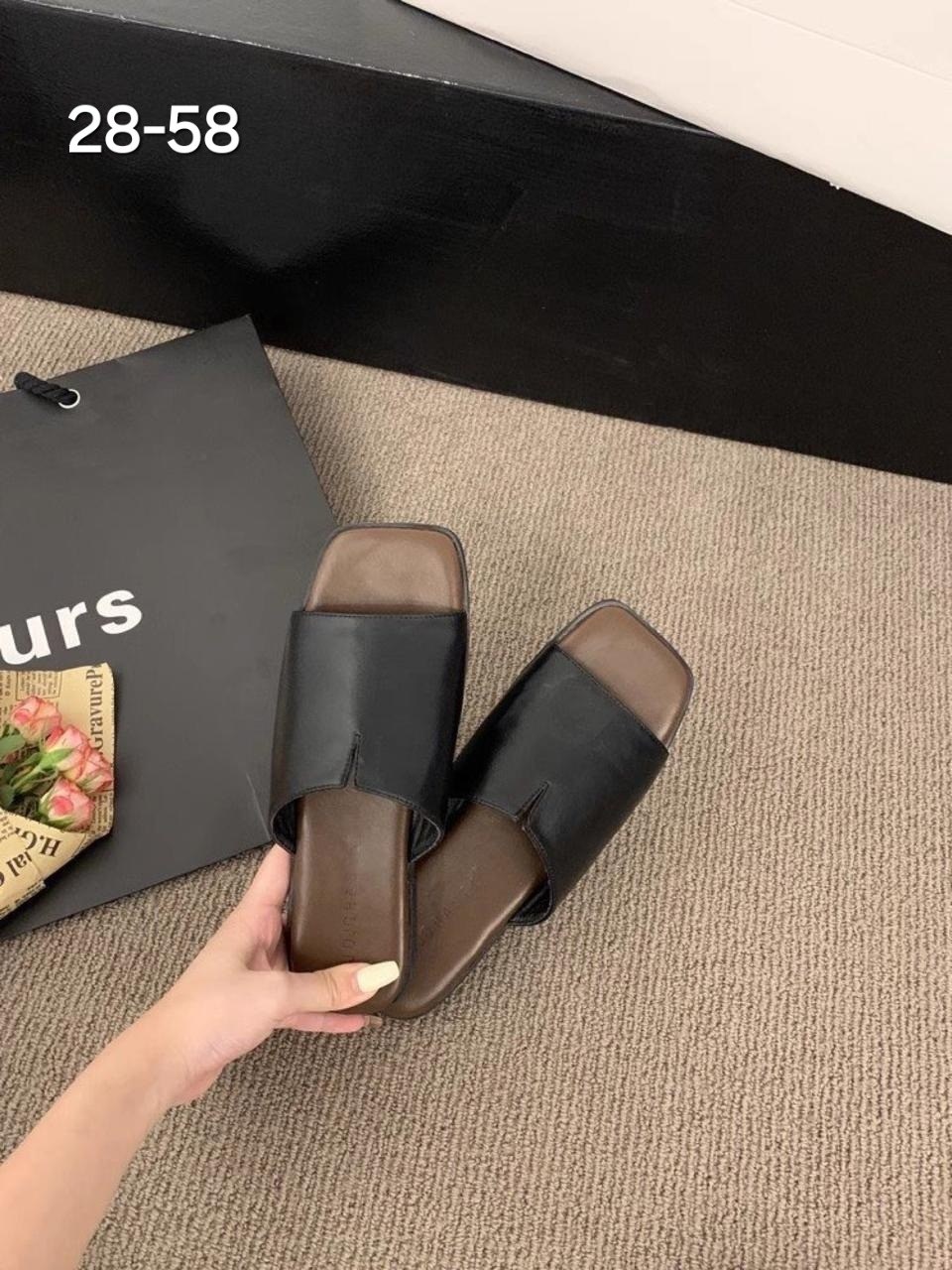 ,женские шлепанцы,модные шлепанцы,шлепки женские,модные тапочки