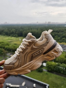 Кроссовки