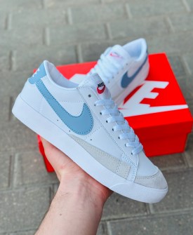Кроссовки