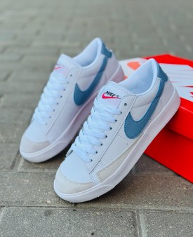 Кроссовки