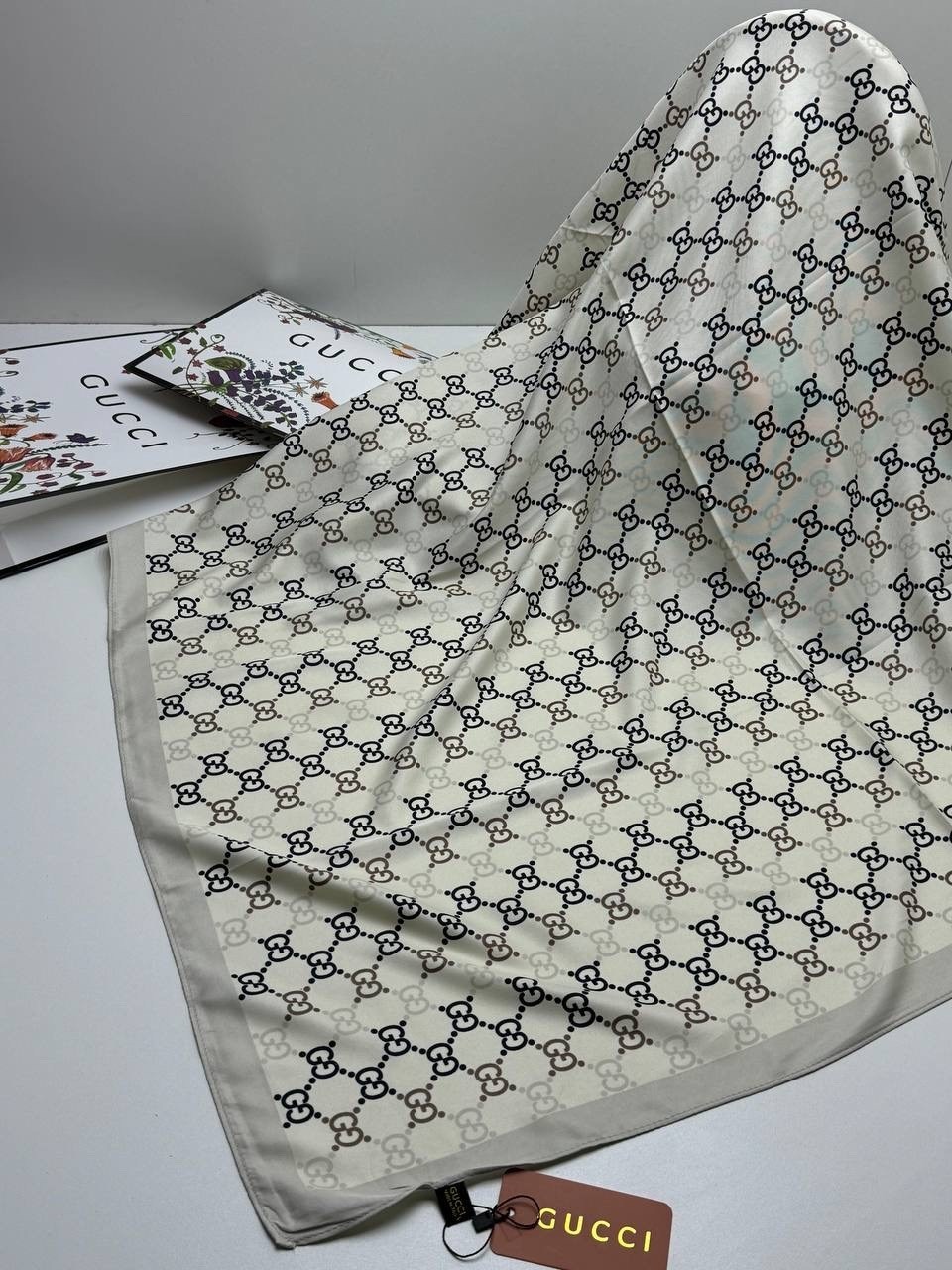 брендовый платок,шарфы и платки,платок gucci,шелковые платки,женские платки