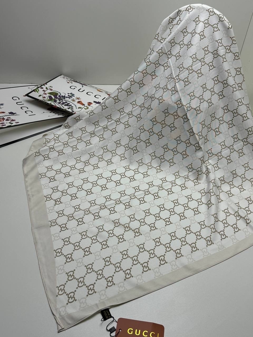 брендовый платок,шарфы и платки,платок gucci,шелковые платки,женские платки