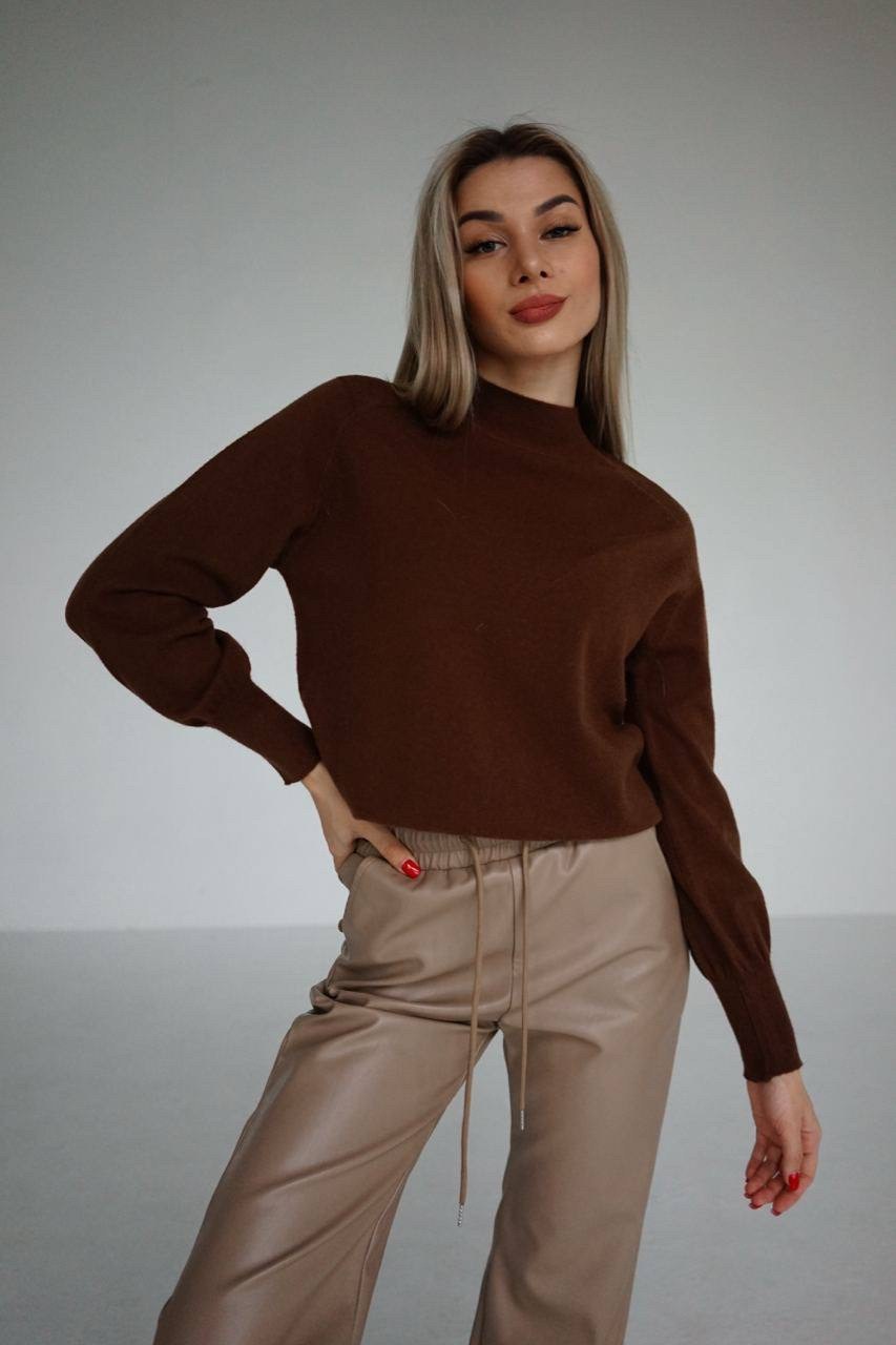 брюки из экокожи классические,брюки из экокожи хаки,прямые брюки из экокожи,модные брюки,брюки из эко кожи