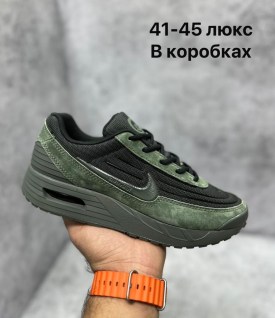 Кроссовки