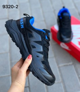 Кроссовки